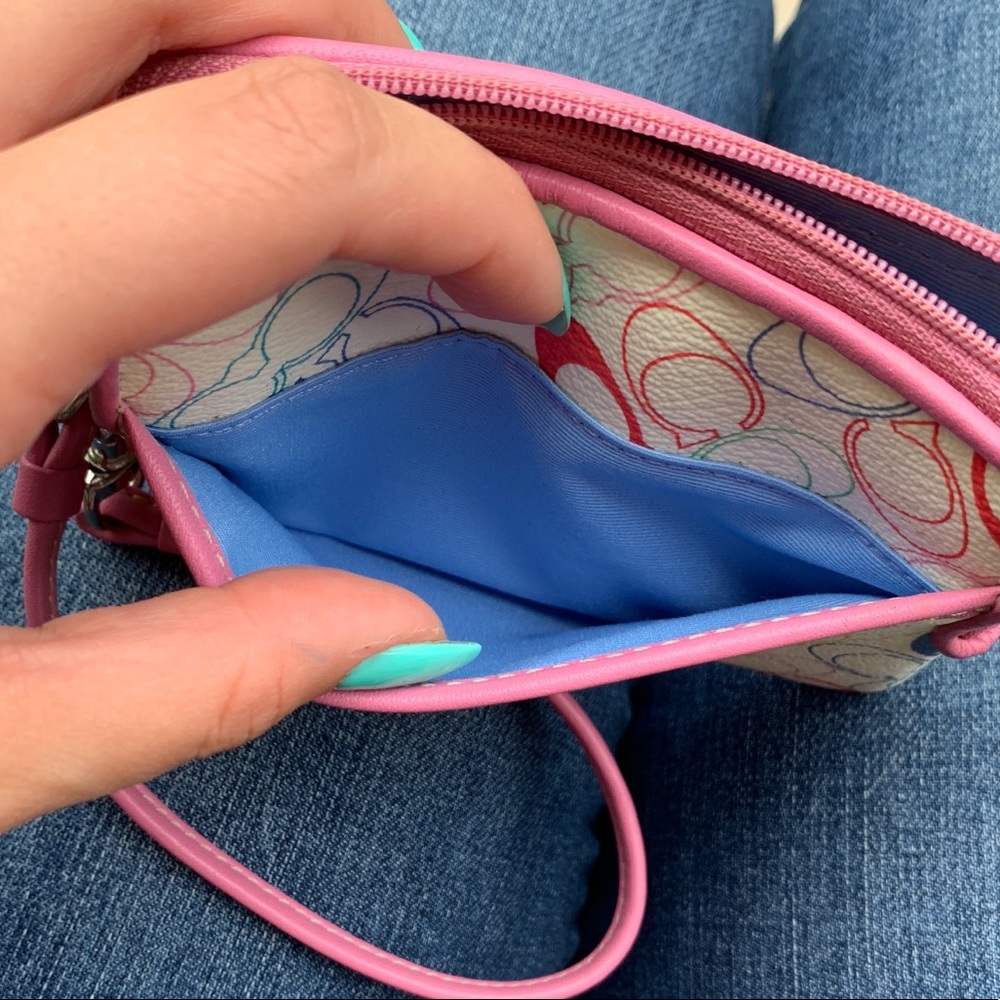 Coach Wristlet - Picture 6 of 8